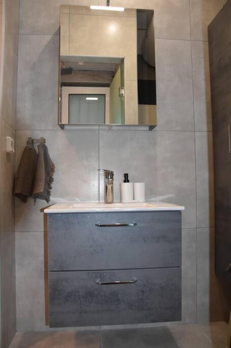 Modern Studio Next To The Sea! Porto Rafti Bagian luar foto