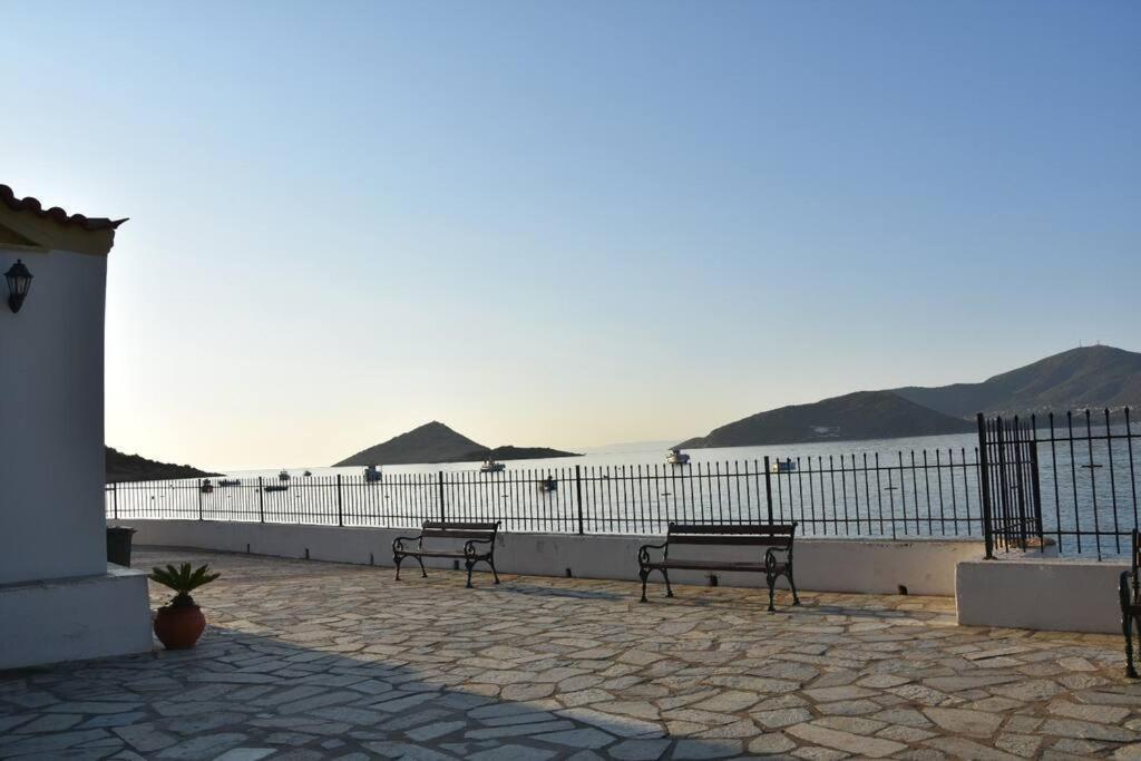 Modern Studio Next To The Sea! Porto Rafti Bagian luar foto