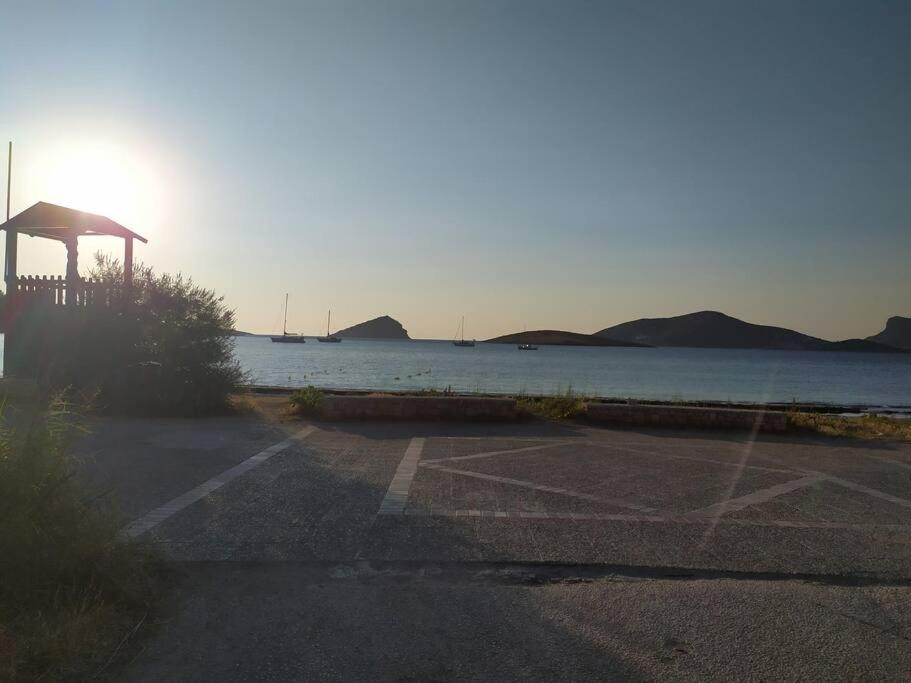 Modern Studio Next To The Sea! Porto Rafti Bagian luar foto